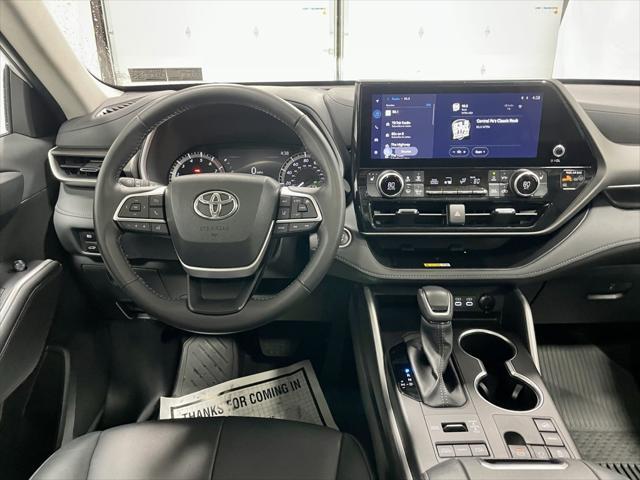 used 2024 Toyota Highlander car, priced at $42,995