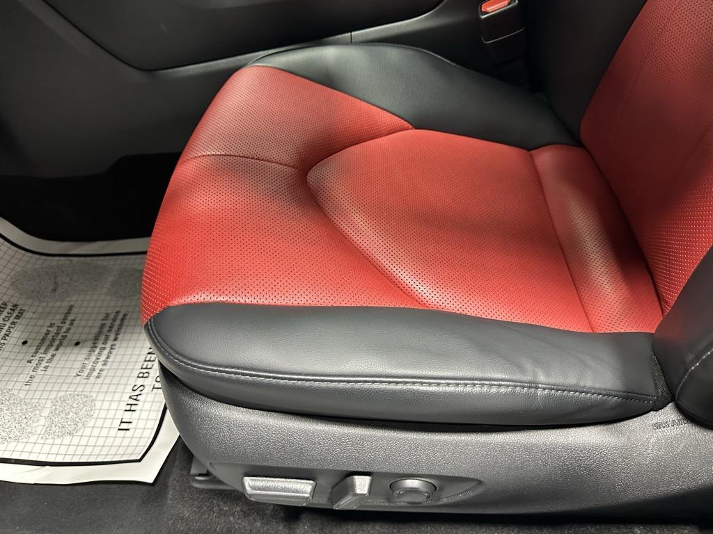 used 2025 Toyota Highlander car, priced at $45,495