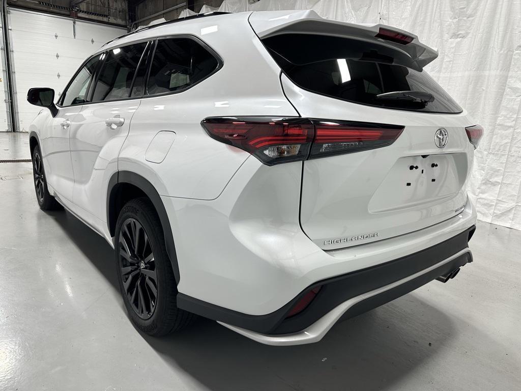 used 2025 Toyota Highlander car, priced at $45,495