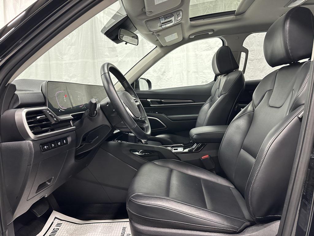used 2025 Kia Telluride car, priced at $36,995