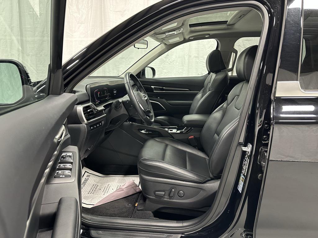 used 2025 Kia Telluride car, priced at $36,995