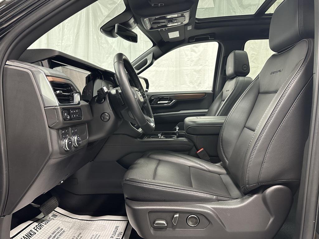 used 2025 GMC Yukon XL car, priced at $78,995