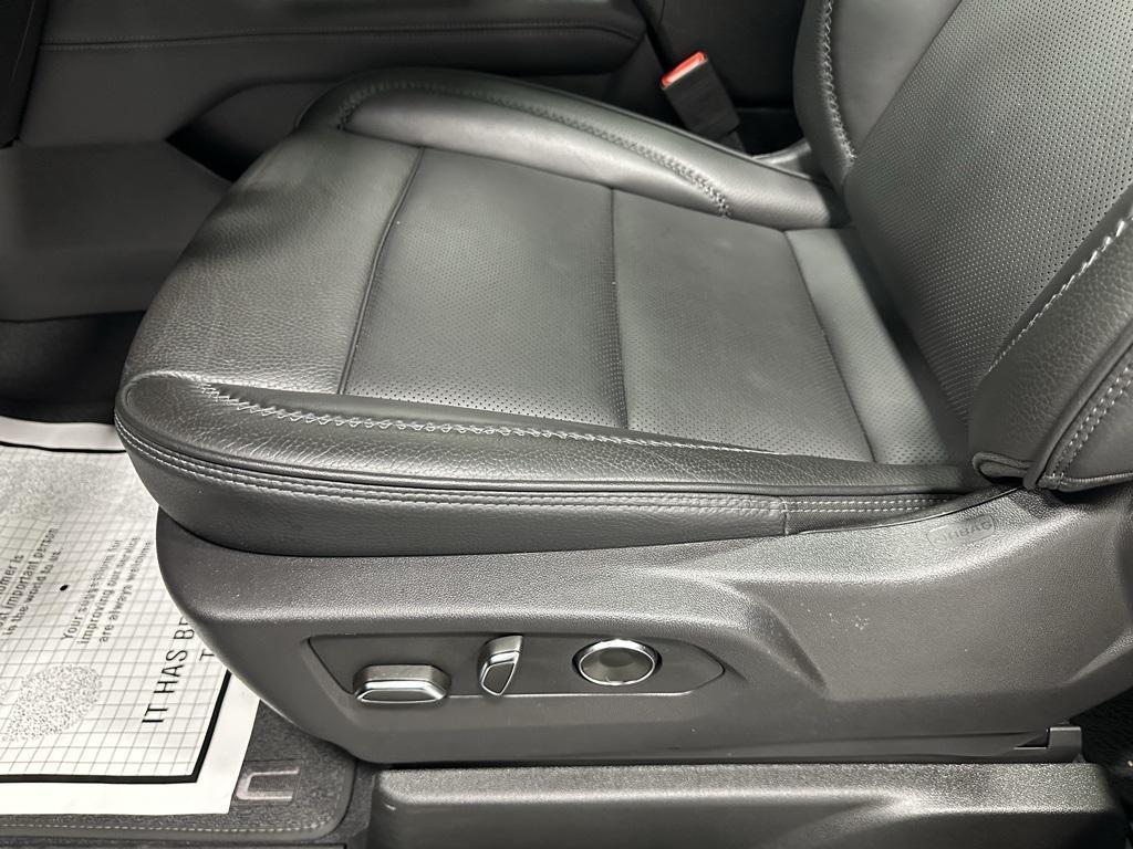 used 2025 GMC Yukon XL car, priced at $78,995