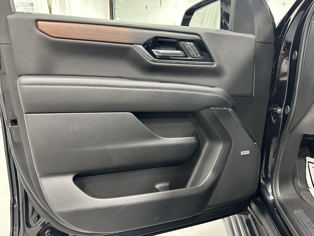 used 2025 GMC Yukon XL car, priced at $78,995