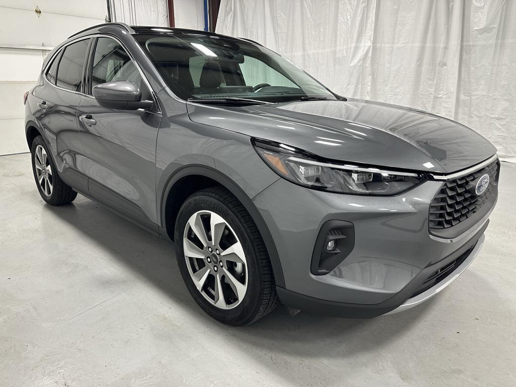used 2025 Ford Escape car, priced at $29,995