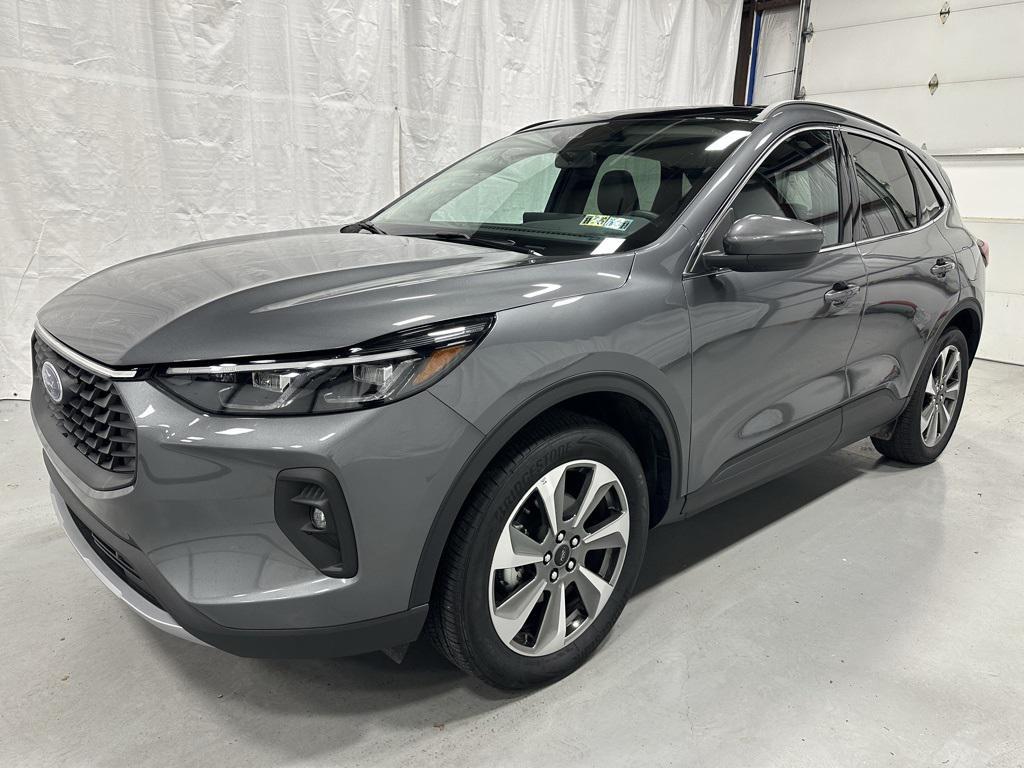 used 2025 Ford Escape car, priced at $29,995