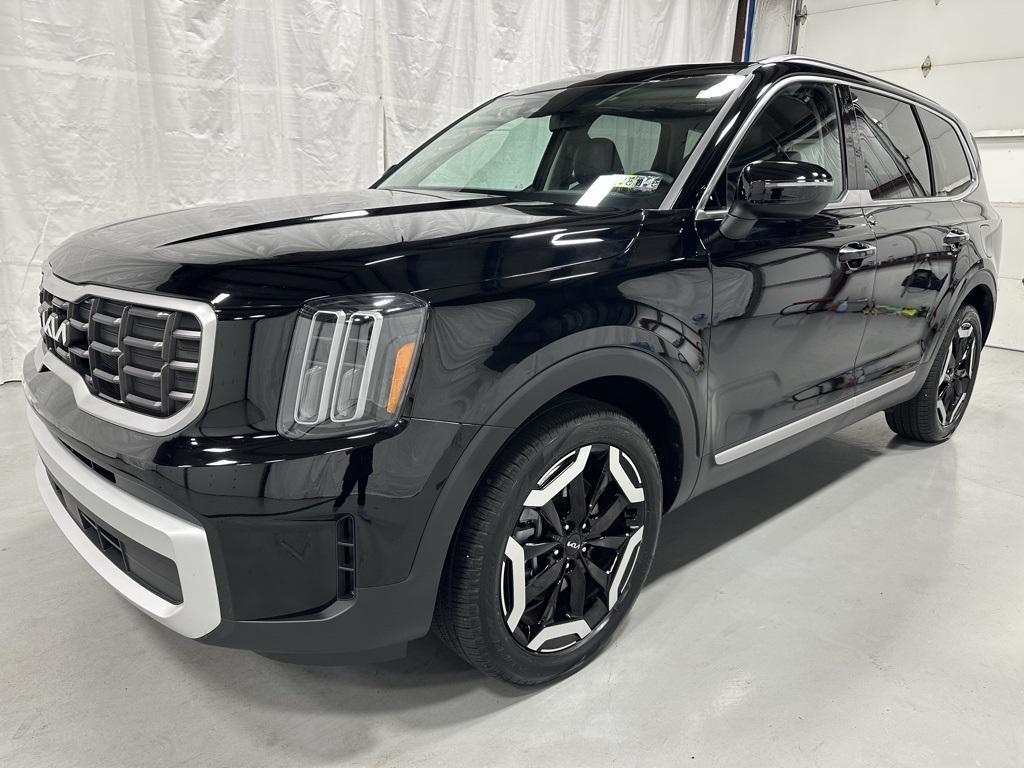 used 2025 Kia Telluride car, priced at $35,495