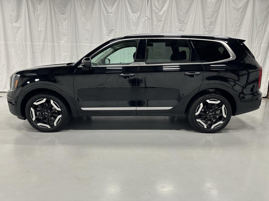 used 2025 Kia Telluride car, priced at $35,495