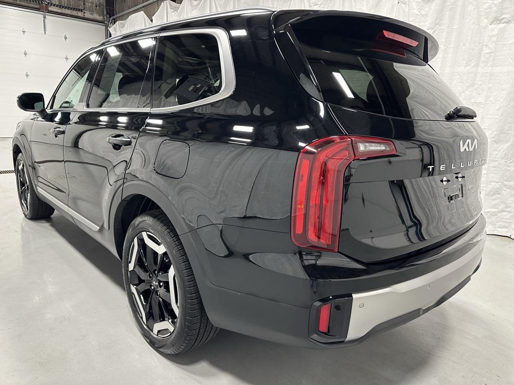 used 2025 Kia Telluride car, priced at $35,495