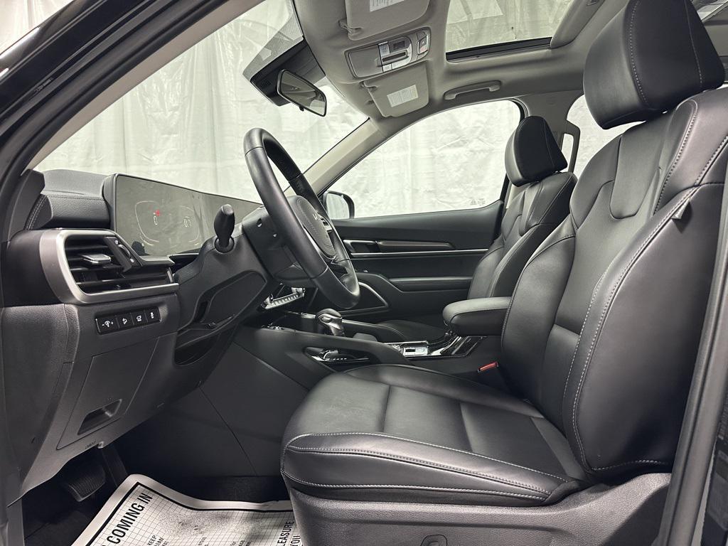 used 2025 Kia Telluride car, priced at $35,495