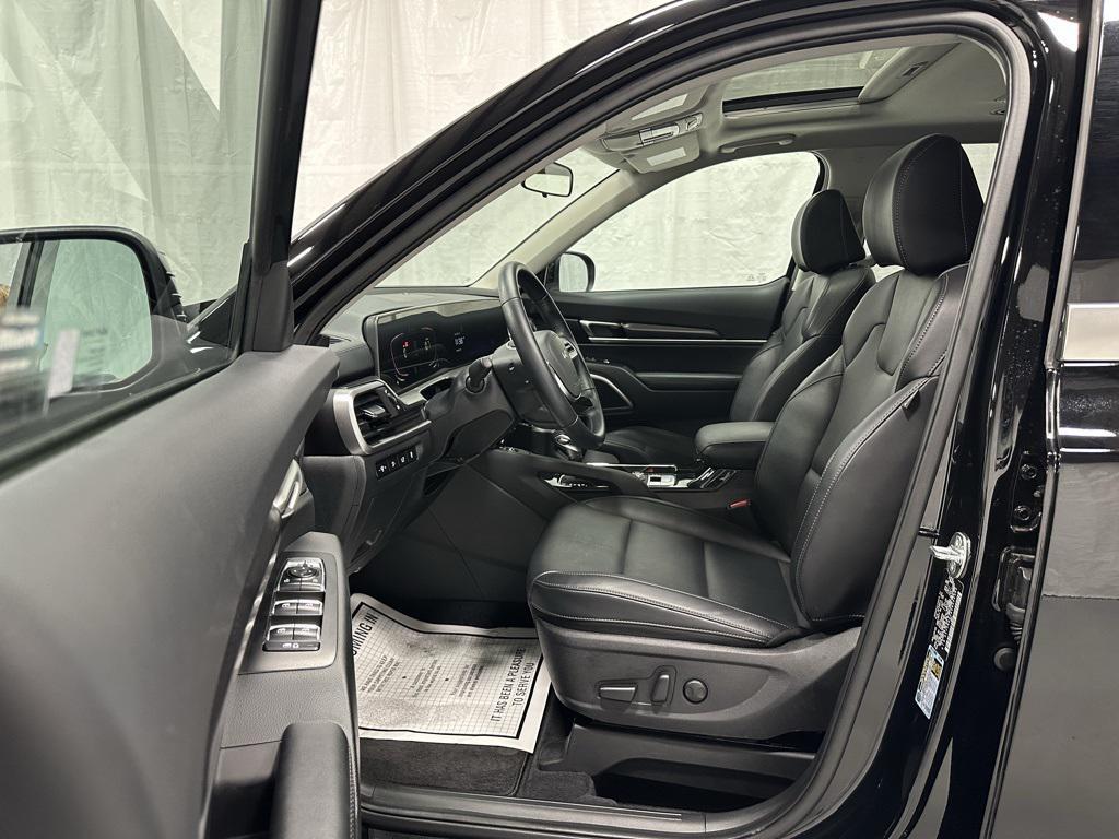 used 2025 Kia Telluride car, priced at $35,495