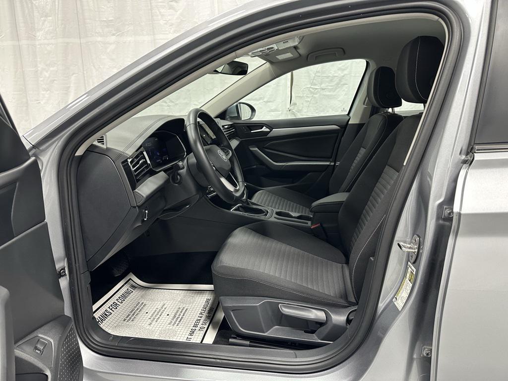 used 2025 Volkswagen Jetta car