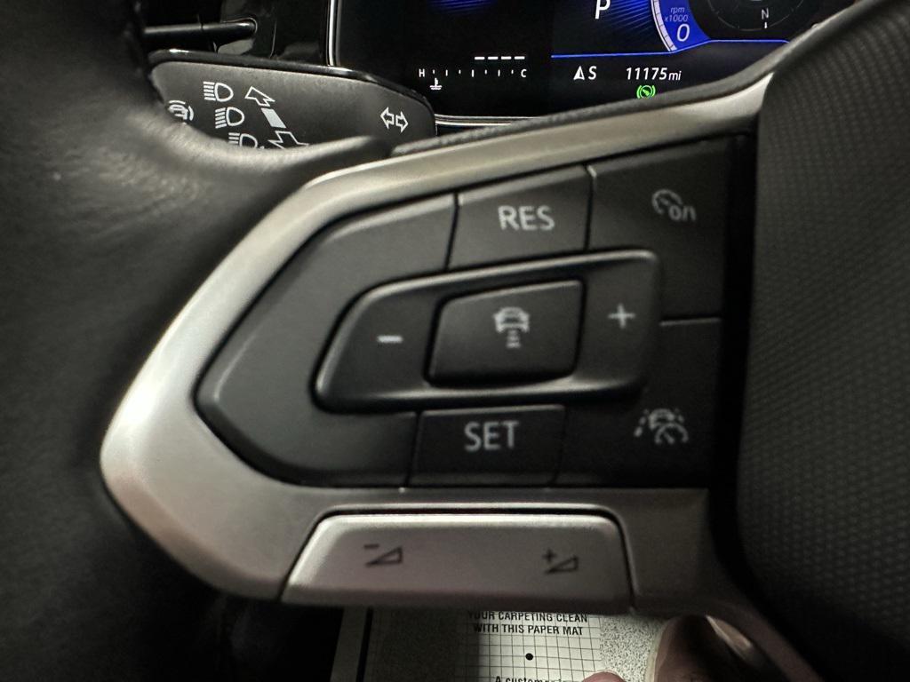 used 2025 Volkswagen Jetta car