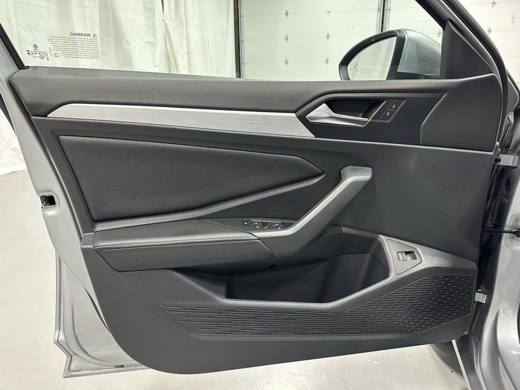 used 2025 Volkswagen Jetta car