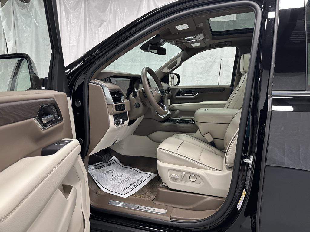 used 2025 GMC Yukon XL car, priced at $81,495