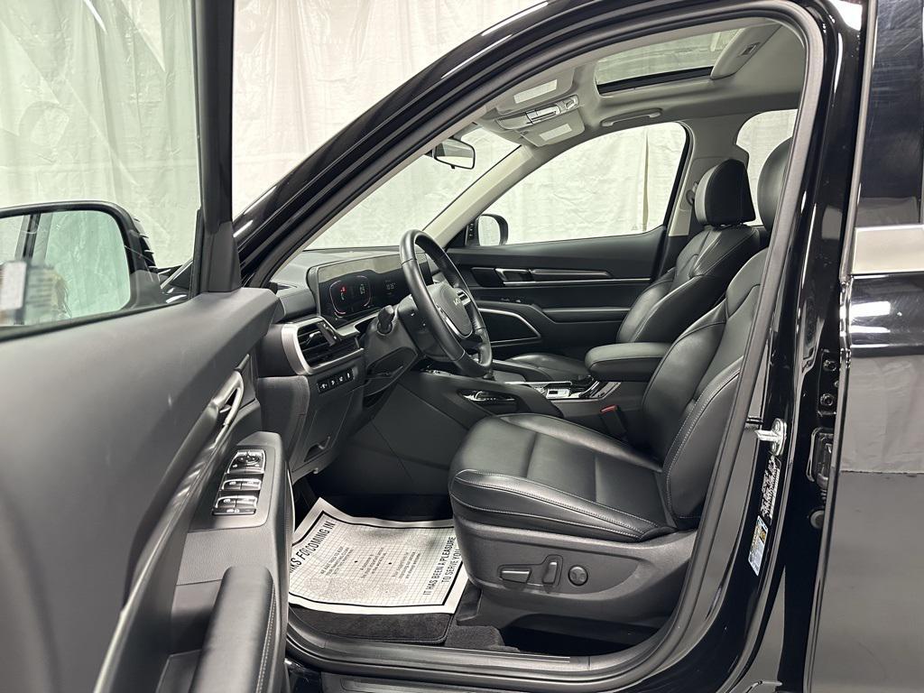 used 2025 Kia Telluride car, priced at $35,995