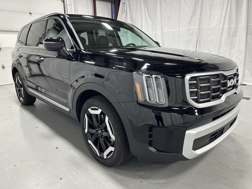 used 2025 Kia Telluride car, priced at $35,995