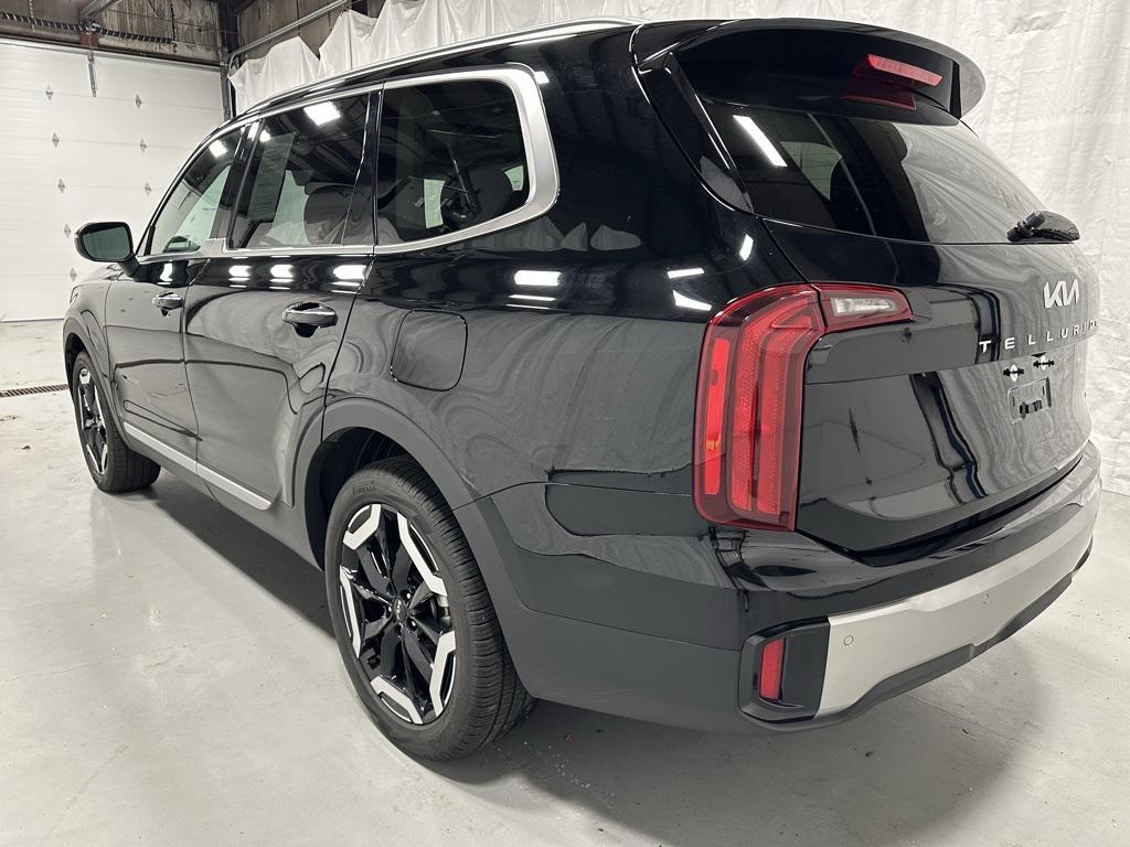 used 2025 Kia Telluride car, priced at $35,995