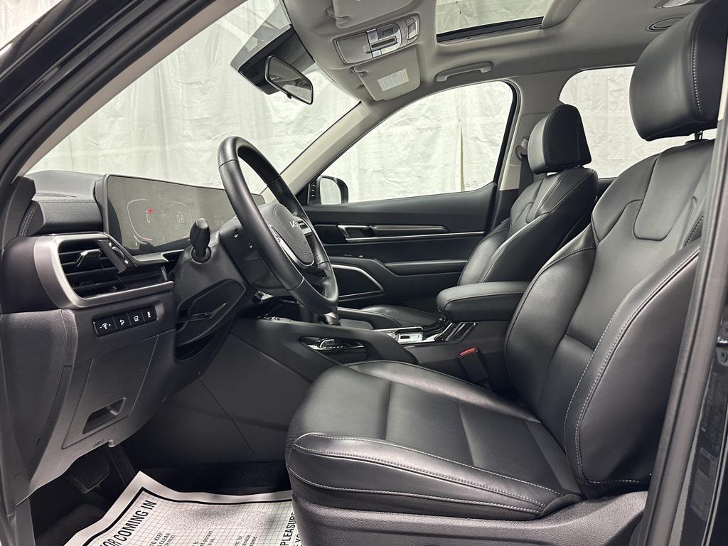 used 2025 Kia Telluride car, priced at $35,995