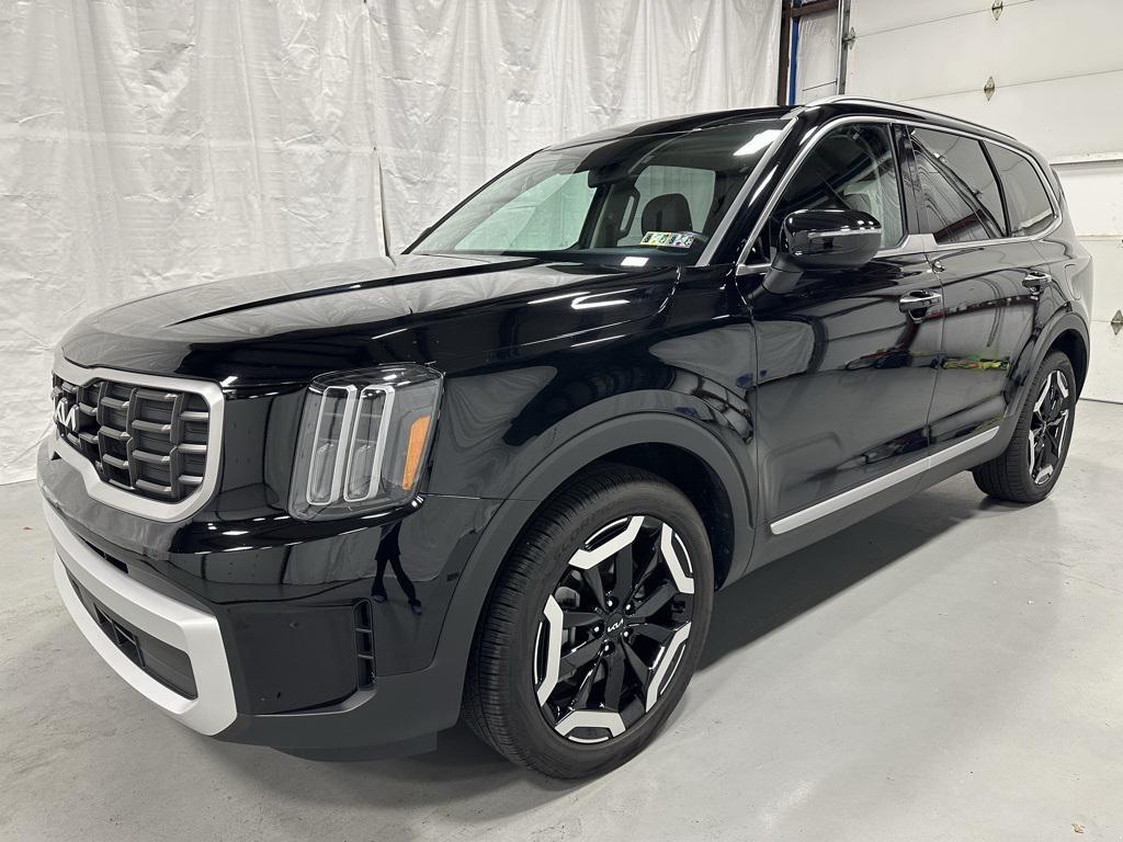 used 2025 Kia Telluride car, priced at $35,995