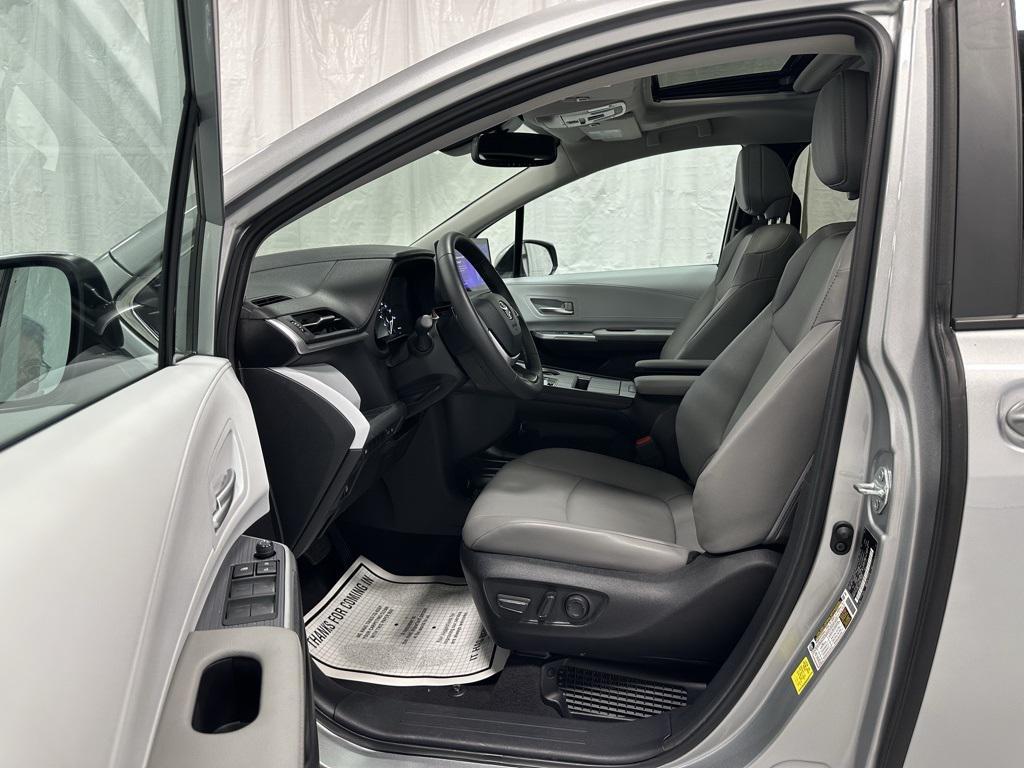used 2025 Toyota Sienna car, priced at $43,495