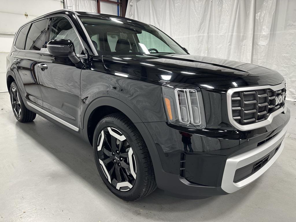 used 2025 Kia Telluride car, priced at $37,495