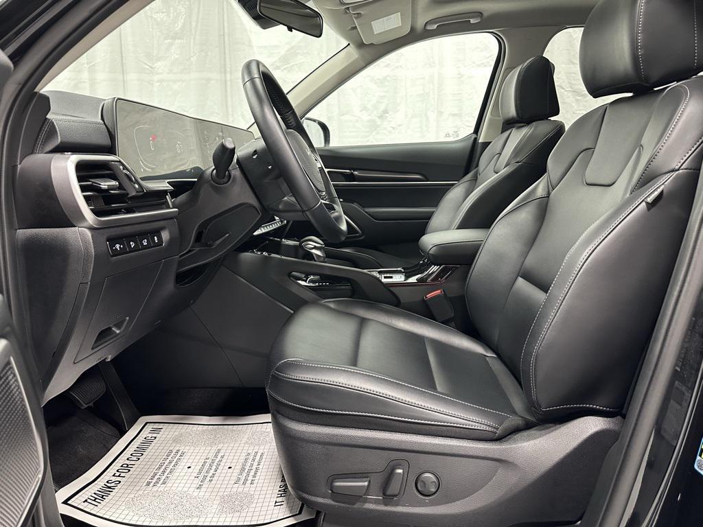 used 2025 Kia Telluride car, priced at $37,495