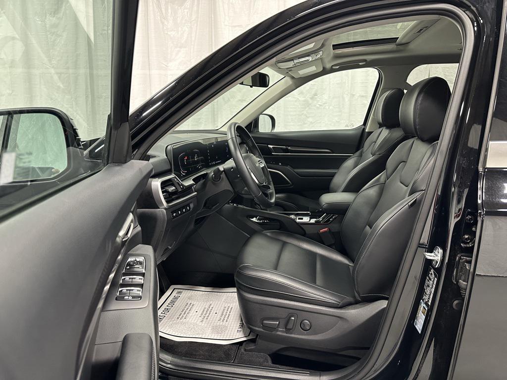 used 2025 Kia Telluride car, priced at $37,495
