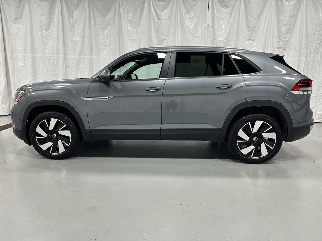 used 2025 Volkswagen Atlas Cross Sport car