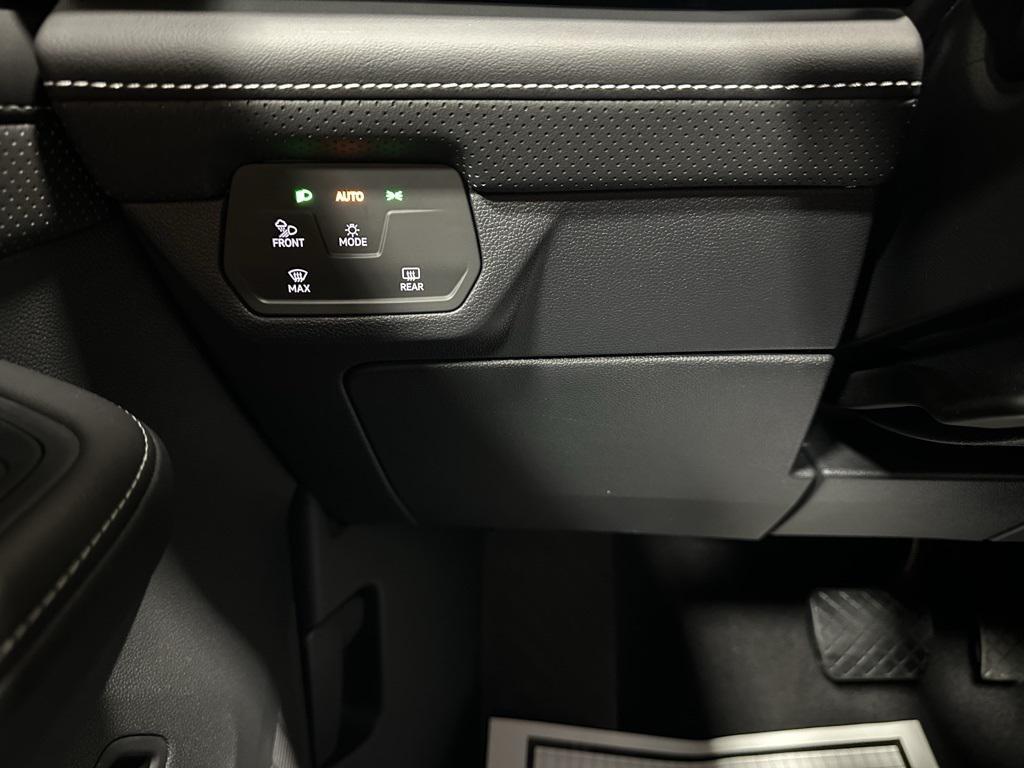 used 2025 Volkswagen Atlas Cross Sport car