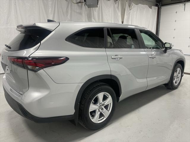 used 2024 Toyota Highlander car, priced at $36,995