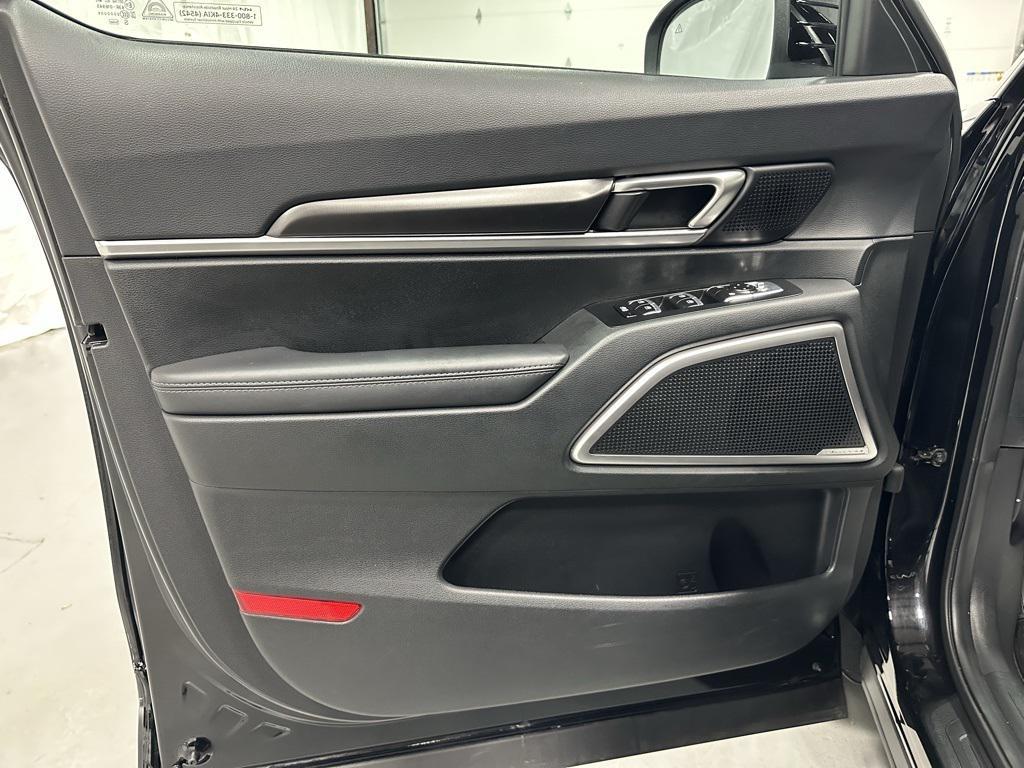 used 2025 Kia Telluride car, priced at $35,495