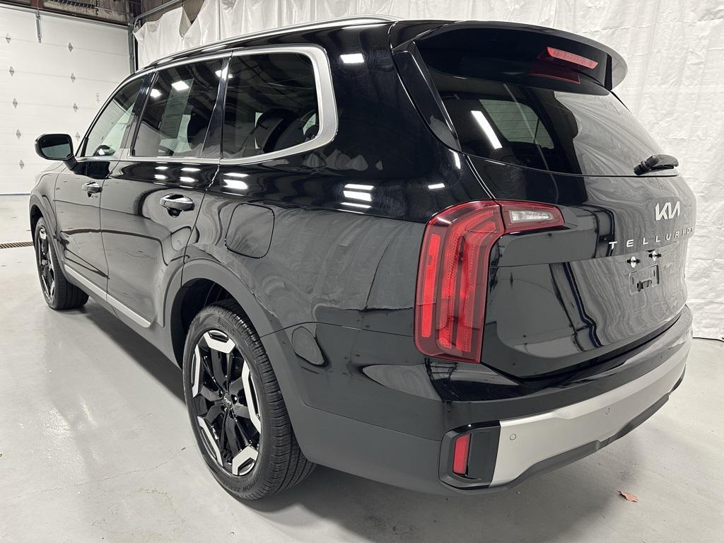 used 2025 Kia Telluride car, priced at $35,495