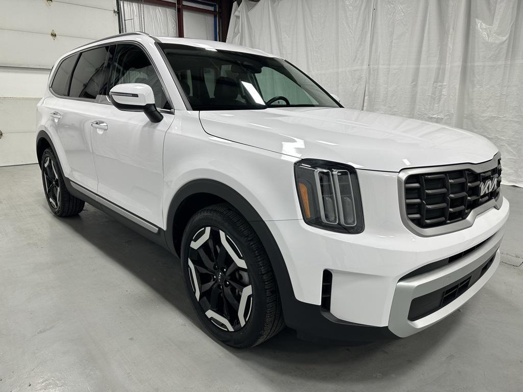 used 2025 Kia Telluride car