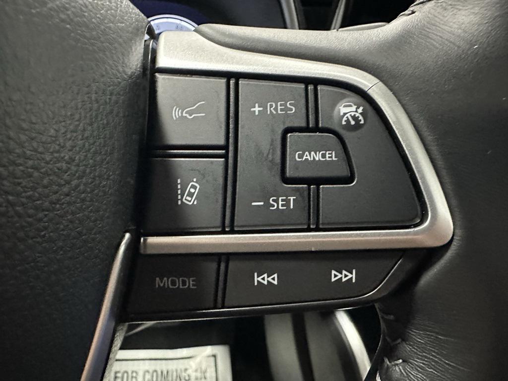 used 2025 Toyota Highlander car, priced at $45,495