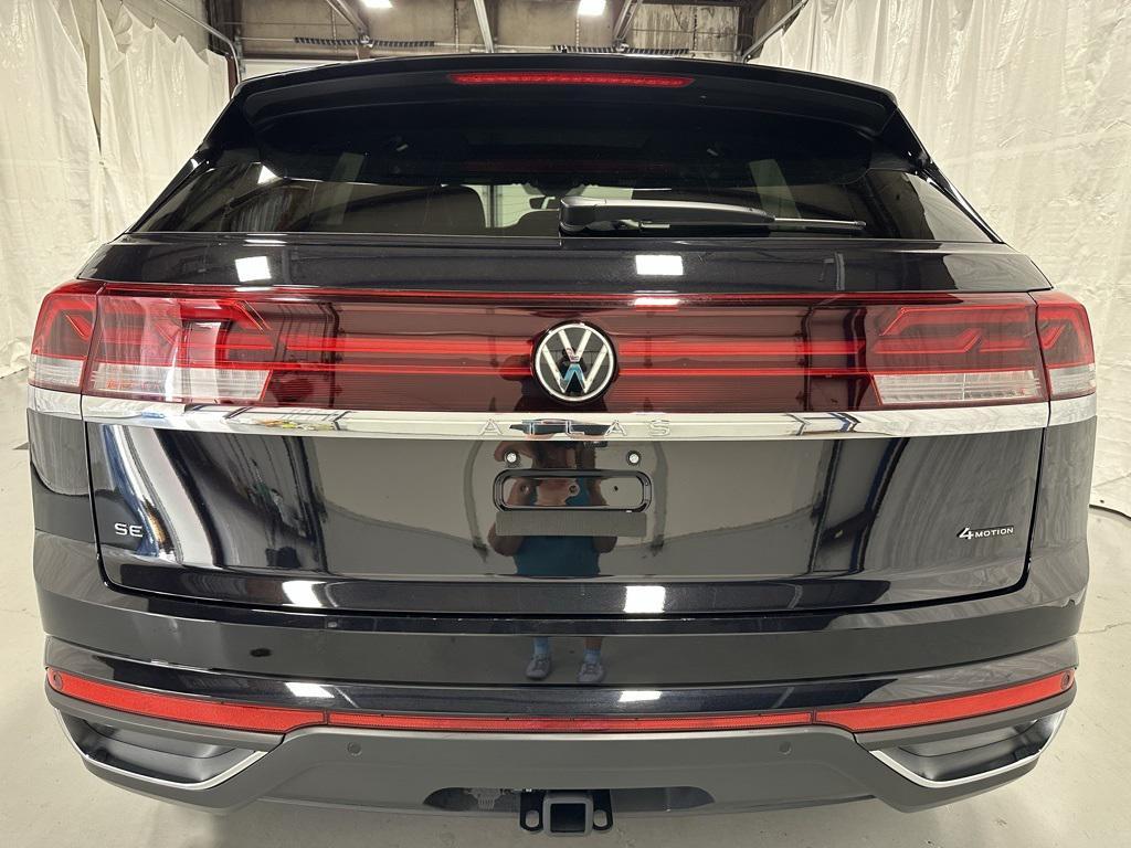used 2025 Volkswagen Atlas Cross Sport car, priced at $38,495