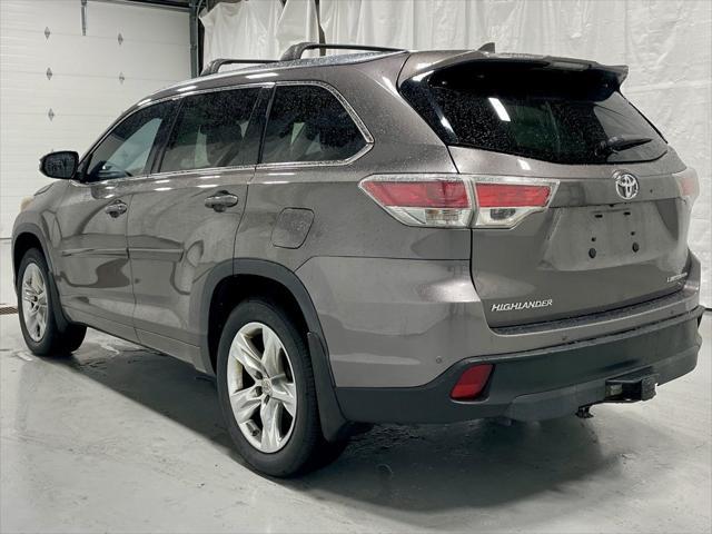 used 2015 Toyota Highlander car, priced at $17,495