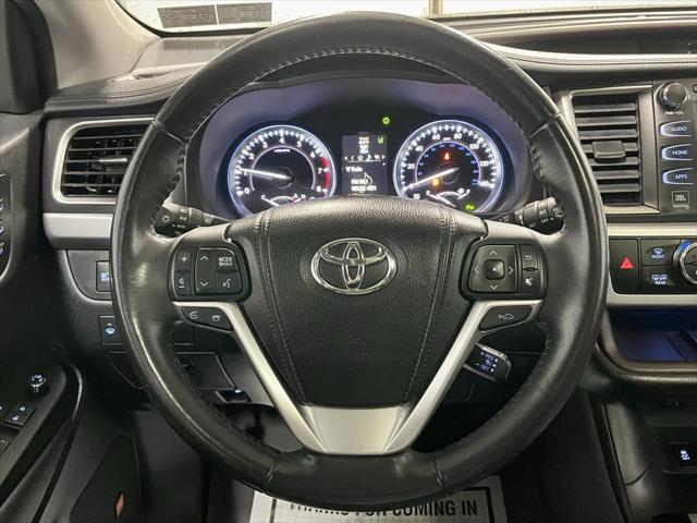 used 2015 Toyota Highlander car, priced at $17,495