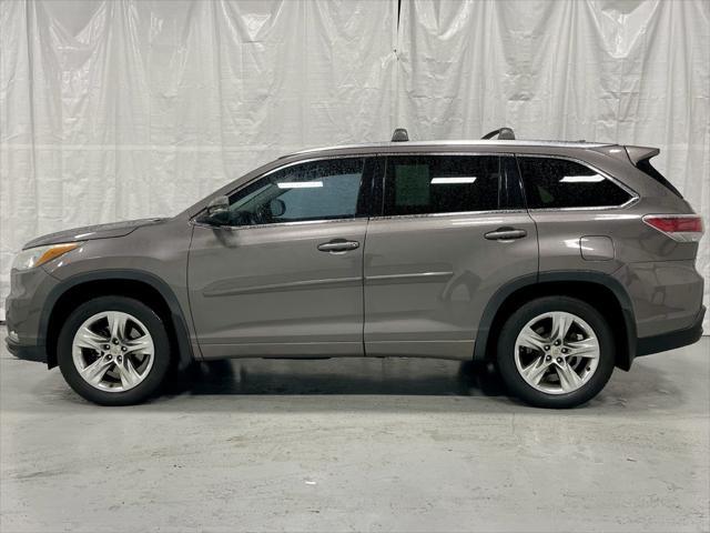 used 2015 Toyota Highlander car, priced at $17,495