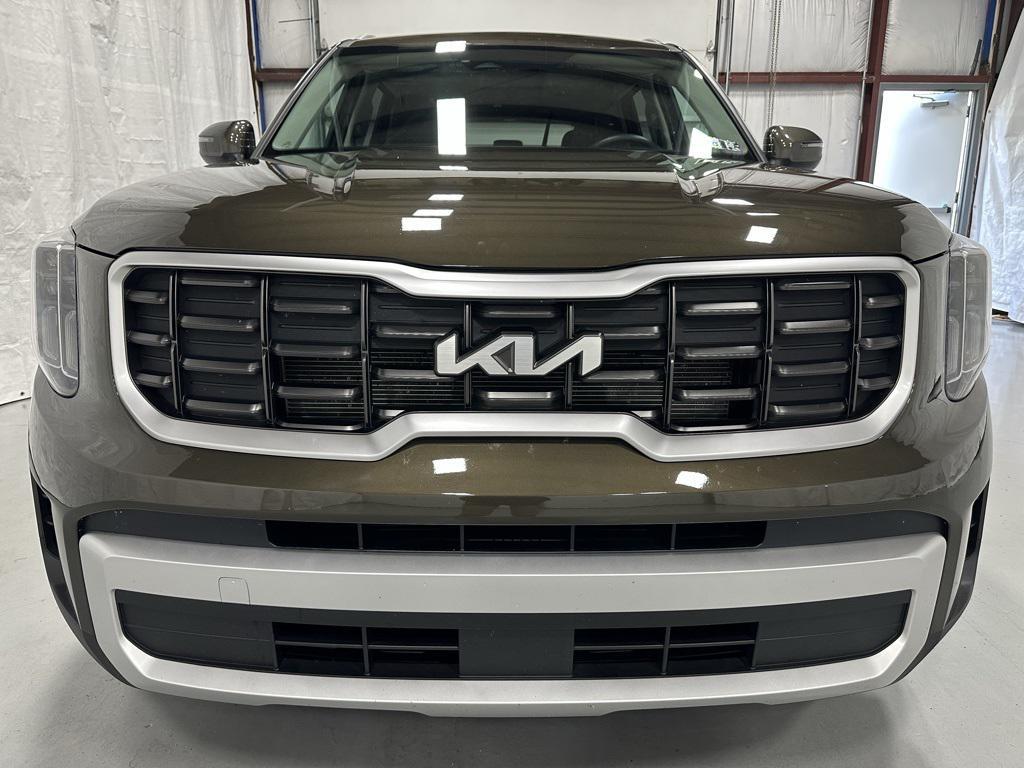 used 2025 Kia Telluride car, priced at $37,495