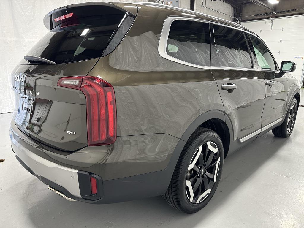 used 2025 Kia Telluride car, priced at $37,495