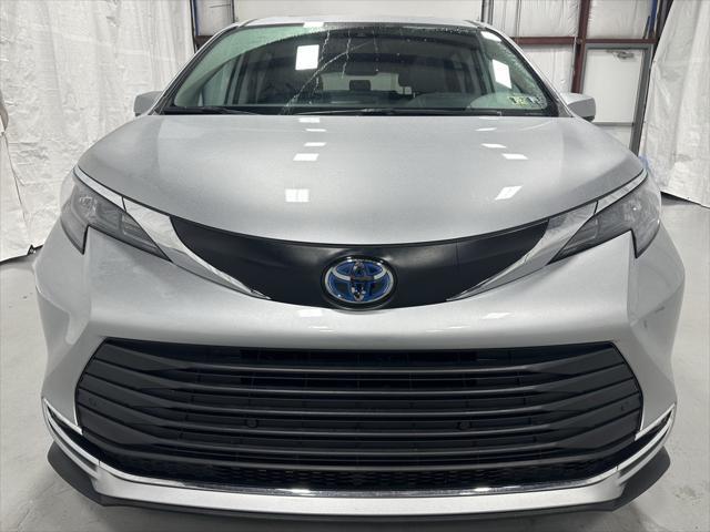 used 2024 Toyota Sienna car, priced at $42,995