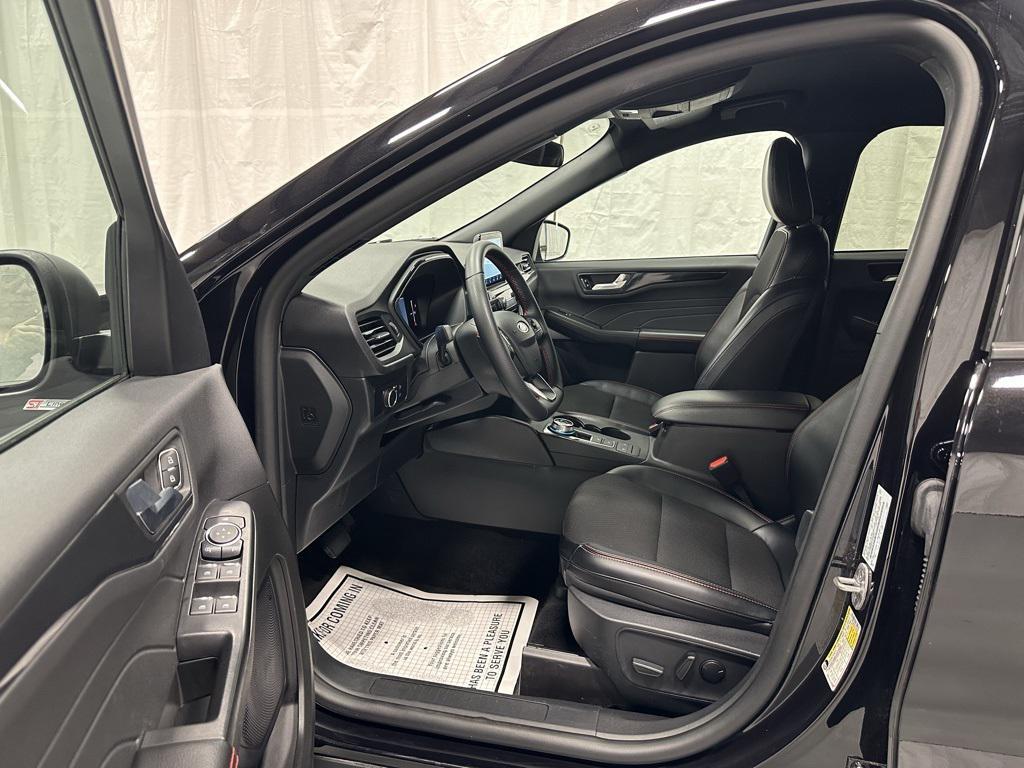 used 2025 Ford Escape car, priced at $25,995