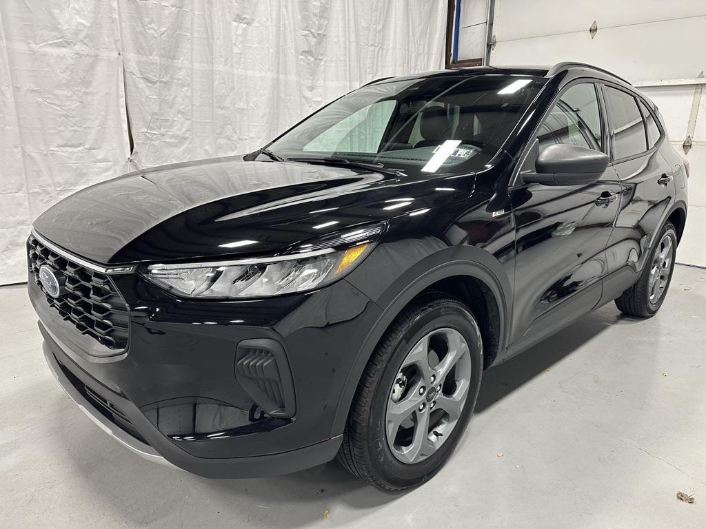 used 2025 Ford Escape car, priced at $25,995