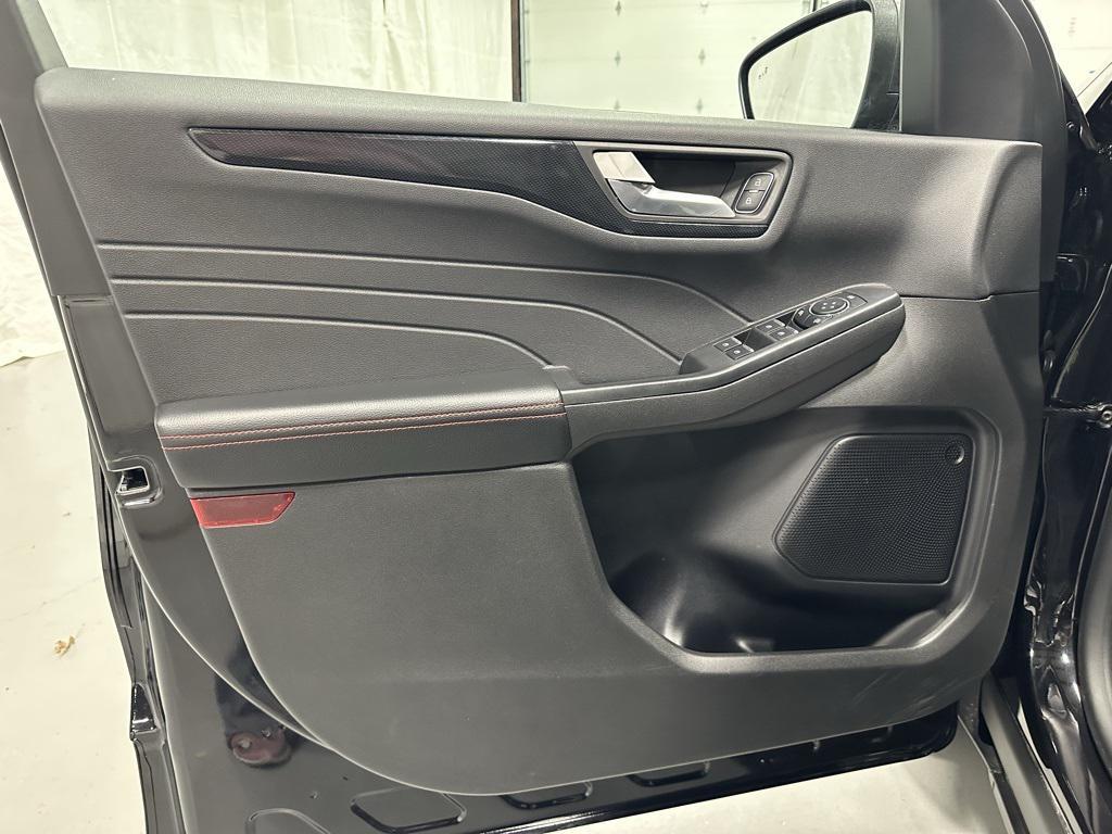 used 2025 Ford Escape car, priced at $25,995