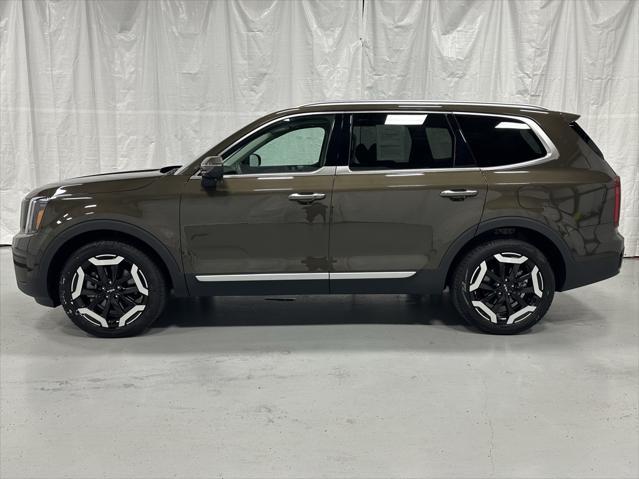 used 2025 Kia Telluride car, priced at $39,995