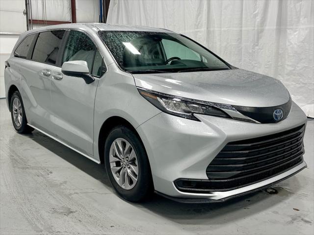 used 2023 Toyota Sienna car, priced at $38,995