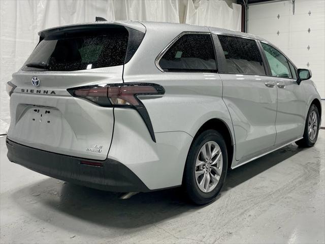 used 2023 Toyota Sienna car, priced at $38,995