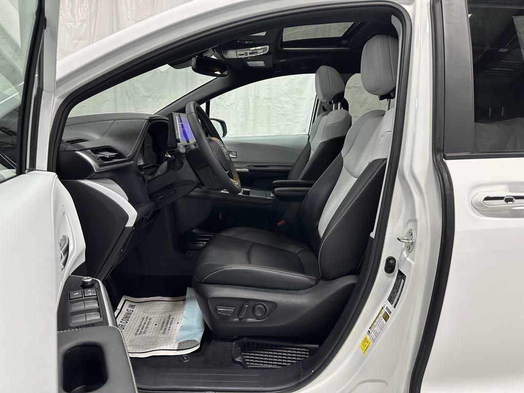 used 2025 Toyota Sienna car, priced at $47,995