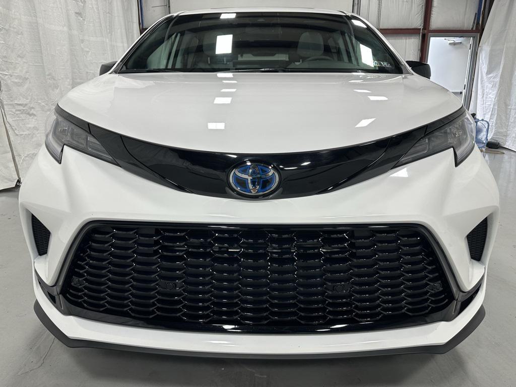 used 2025 Toyota Sienna car, priced at $47,995